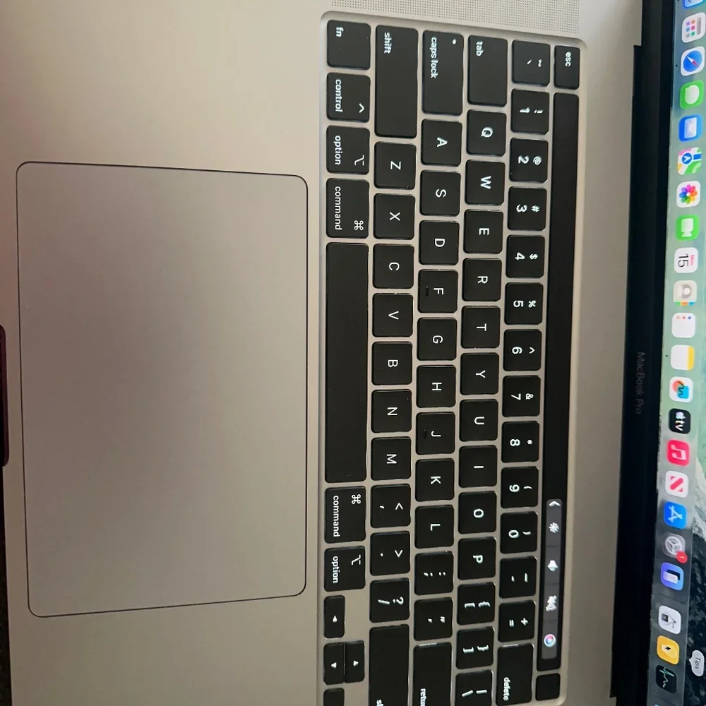 Macbook pro 16 icore i9 32 GB 1 TB